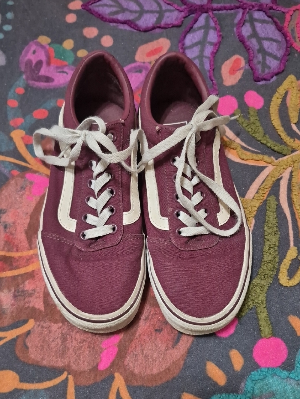 Maroon Canvas Low-Top Sneakers with White Stripe